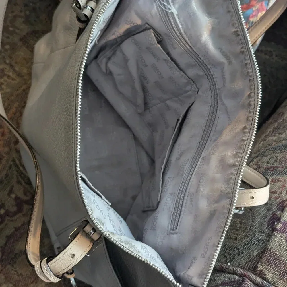 Authentic Michael Kors Jet Set Leather Tote